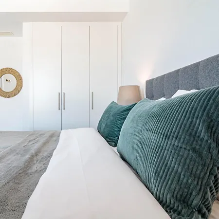 Apartment Ov21b - Bright And Modern 3 Bedroom *