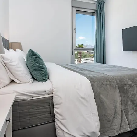 Ov21b - Bright And Modern 3 Bedroom