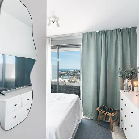 Ov21b - Bright And Modern 3 Bedroom Apartment