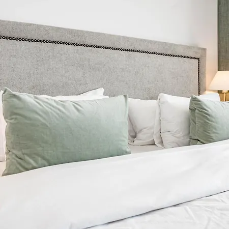 Ov21b - Bright And Modern 3 Bedroom Apartment *
